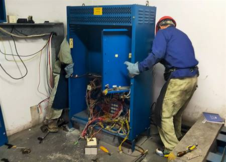 平洲康怡花園怡逸軒16棟拆除電梯中